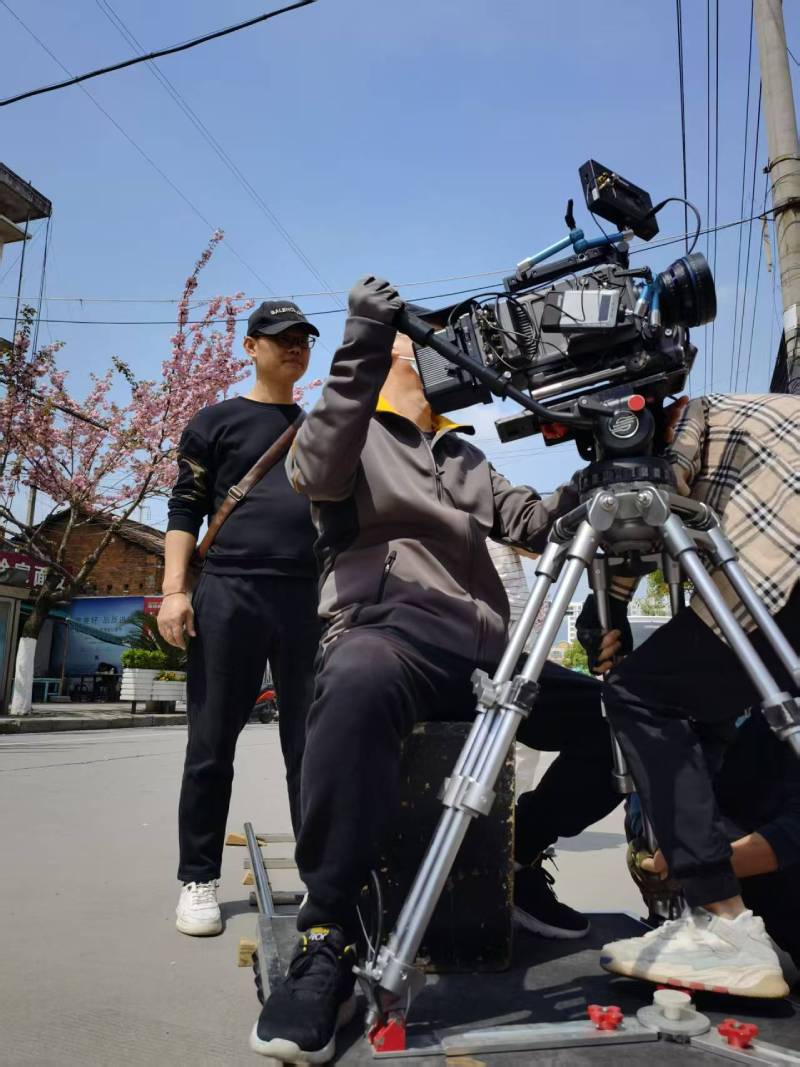 简阳市广告片拍摄：快消品牌爆款之选，网感内容适配社媒传播！